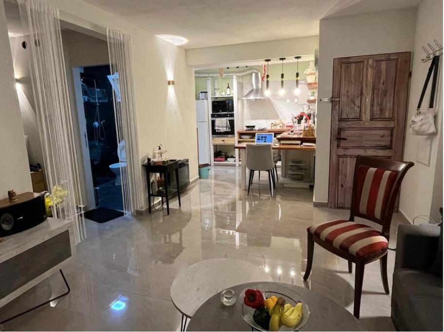 לופט כפרי / אלגנטי מקסים + חניה ללא תשלום Apartamento Asdode Exterior foto